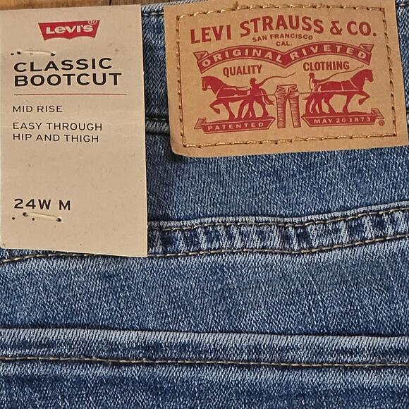 NWT, Levi's Women’s 415 Classic Boot Leg Jeans, Size 24 W - Picture 7 of 8